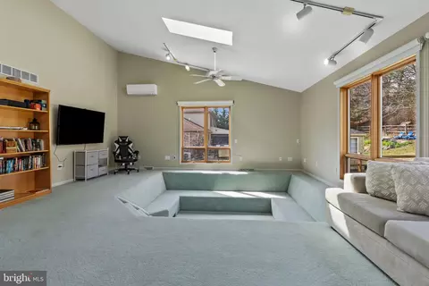 Living - 40 Raphael Rd, Hockessin, DE 19707 photo 4 of 4