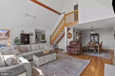 Entry Way - 40 Raphael Rd, Hockessin, DE 19707 photo 1 of 4