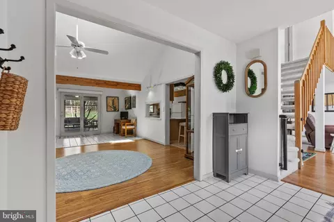 Entry Way - 40 Raphael Rd, Hockessin, DE 19707 photo 2 of 4