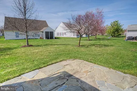 Exterior - 12 Springmill Dr, Middletown, DE 19709 photo 5 of 6