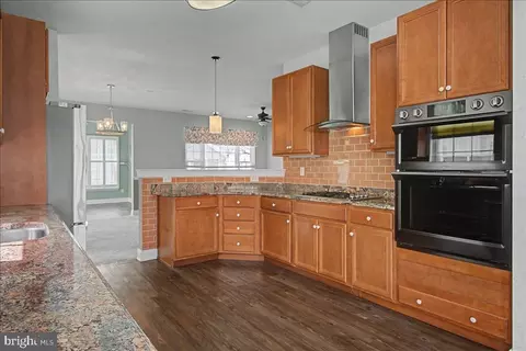 Kitchen - 12 Springmill Dr, Middletown, DE 19709 photo 2 of 6