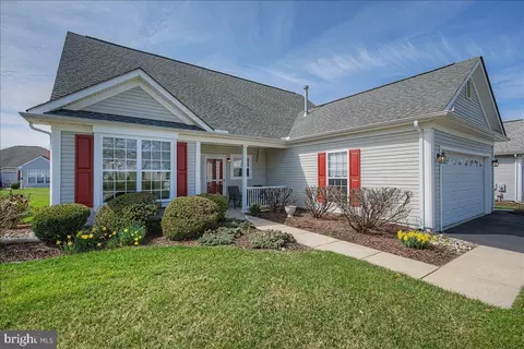 Exterior - 12 Springmill Dr, Middletown, DE 19709 photo 4 of 6