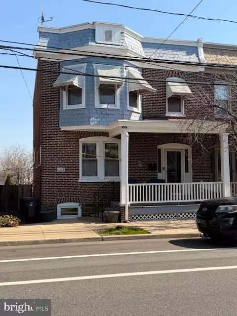 422 S Broom St, Wilmington, DE 19805