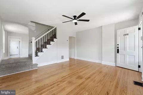 2201 N Locust St, Wilmington, DE 19802