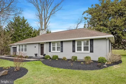 Exterior - 129 Cambridge Dr, Wilmington, DE 19803 photo 6 of 11