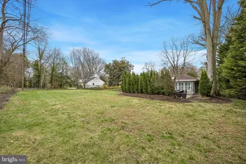 Exterior - 129 Cambridge Dr, Wilmington, DE 19803 photo 10 of 11