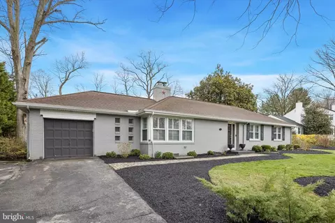 Exterior - 129 Cambridge Dr, Wilmington, DE 19803 photo 2 of 11