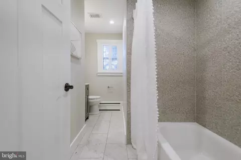 Entry Way - 129 Cambridge Dr, Wilmington, DE 19803 photo 9 of 10