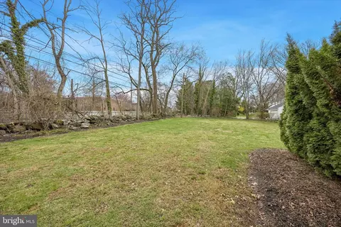 Exterior - 129 Cambridge Dr, Wilmington, DE 19803 photo 11 of 11