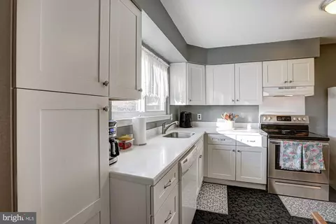 Kitchen - 121 Sonant Dr, Newark, DE 19713 photo 2 of 4