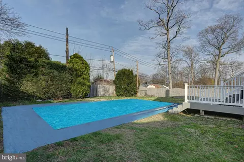 Exterior - 121 Sonant Dr, Newark, DE 19713 photo 4 of 11