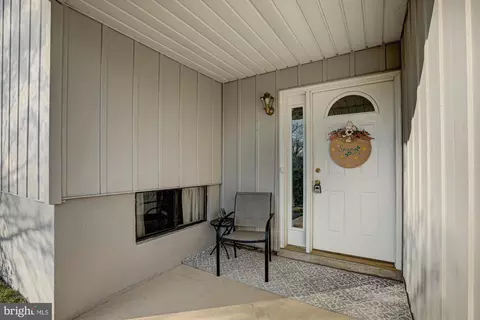 Exterior - 121 Sonant Dr, Newark, DE 19713 photo 2 of 11