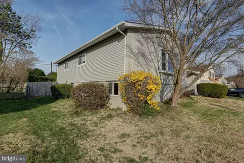 Exterior - 121 Sonant Dr, Newark, DE 19713 photo 11 of 11