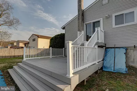 Exterior - 121 Sonant Dr, Newark, DE 19713 photo 9 of 11