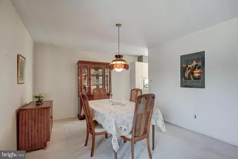 Dining - 121 Sonant Dr, Newark, DE 19713 photo 2 of 5