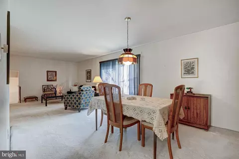 Dining - 121 Sonant Dr, Newark, DE 19713 photo 4 of 5