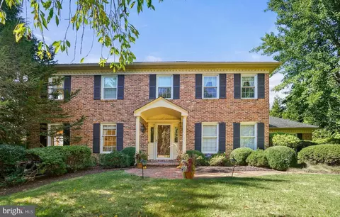 27 Raphael Rd, Hockessin, DE 19707