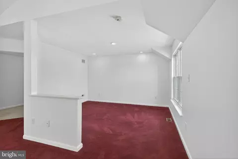 Living - 42 Watson Ln, Middletown, DE 19709 photo 6 of 6
