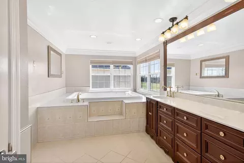 Bath - 42 Watson Ln, Middletown, DE 19709 photo 1 of 2