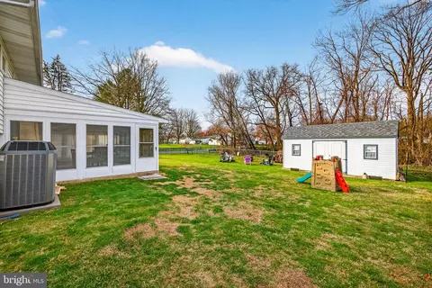 Exterior - 64 W Stephen Dr, Newark, DE 19713 photo 3 of 5