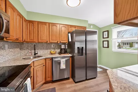 Kitchen - 64 W Stephen Dr, Newark, DE 19713 photo 1 of 2