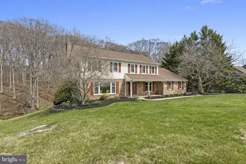 105 Carriage Dr, Hockessin, DE 19707