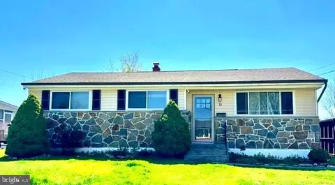 26 Juniper St, New Castle, DE 19720