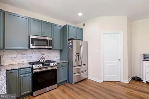 Kitchen - 332 Watchgate Way, Townsend, DE 19734 photo 2 of 2
