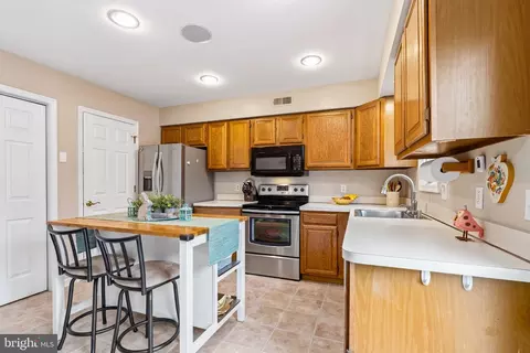 Kitchen - 2 Green Meadow Ct, Newark, DE 19711 photo 3 of 3