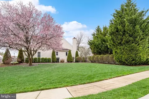 Exterior - 2 Green Meadow Ct, Newark, DE 19711 photo 5 of 10