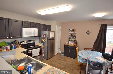 Kitchen - 602 Heatherfield Dr, Bear, DE 19701 photo 3 of 3