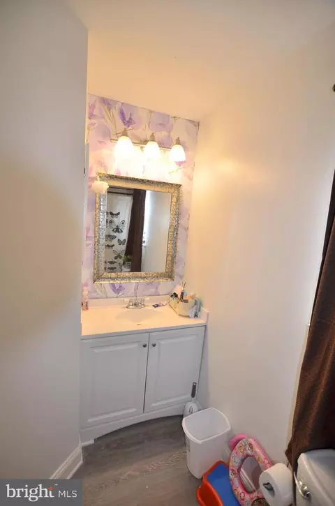 Bath - 602 Heatherfield Dr, Bear, DE 19701 photo 2 of 2