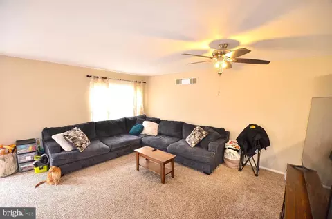 Living - 602 Heatherfield Dr, Bear, DE 19701 photo 1 of 4
