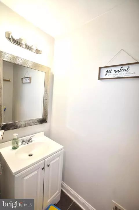 Bath - 602 Heatherfield Dr, Bear, DE 19701 photo 1 of 2