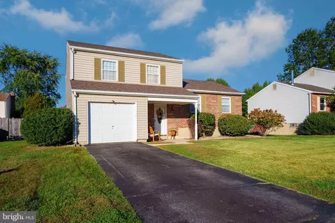 Exterior - 4 Hawkins Ct, Bear, DE 19701 photo 2 of 6