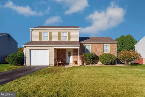 4 Hawkins Ct, Bear, DE 19701