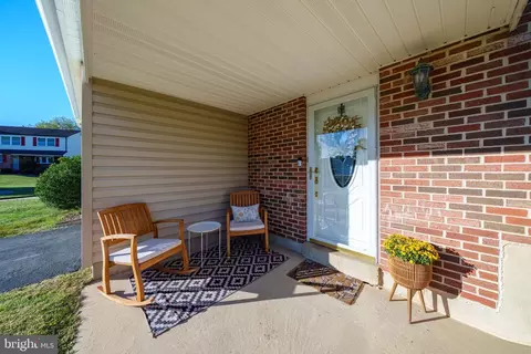 Exterior - 4 Hawkins Ct, Bear, DE 19701 photo 5 of 6