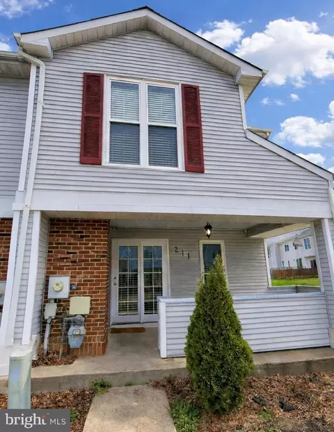211 Lake Arrowhead Cir, Bear, DE 19701