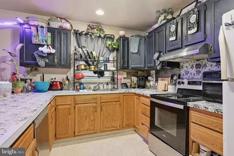 Kitchen - 112 E 4th St, New Castle, DE 19720 photo 3 of 4