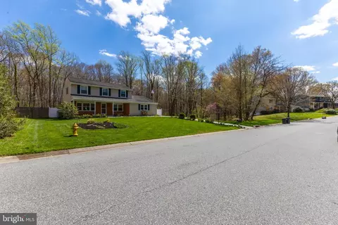 19 Saint Regis Dr, Newark, DE 19711