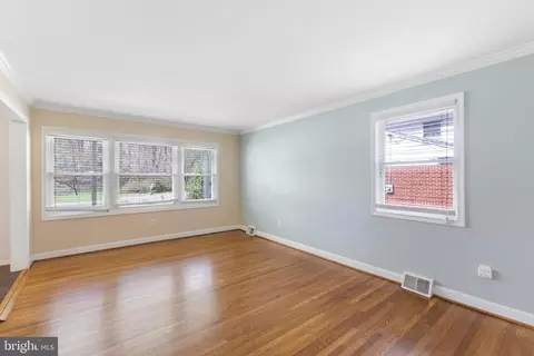 Living - 19 Saint Regis Dr, Newark, DE 19711 photo 3 of 3