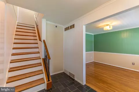 Entry Way - 19 Saint Regis Dr, Newark, DE 19711 photo 3 of 5