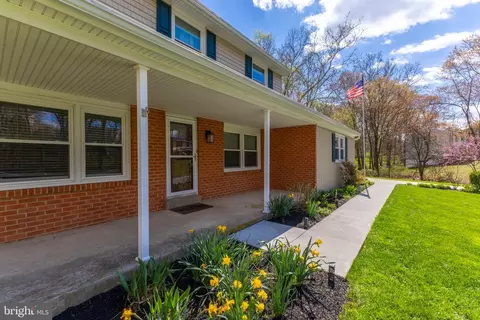 Exterior - 19 Saint Regis Dr, Newark, DE 19711 photo 1 of 9