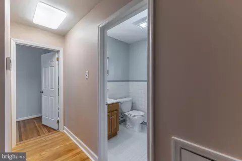 Entry Way - 19 Saint Regis Dr, Newark, DE 19711 photo 5 of 5