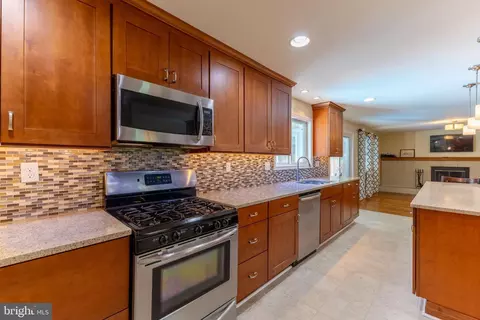 Kitchen - 19 Saint Regis Dr, Newark, DE 19711 photo 1 of 4