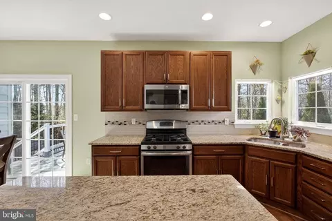 Kitchen - 419 Bergenia Loop, Bear, DE 19701 photo 4 of 4