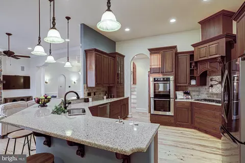 Kitchen - 5 Isaacs Ln, Townsend, DE 19734 photo 6 of 8