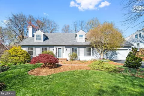 25 Dickinson Ln, Wilmington, DE 19807