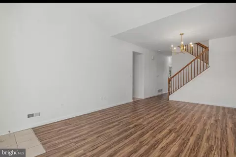 Living - 458 Sweetman Dr, Bear, DE 19701 photo 2 of 3