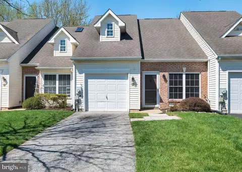 458 Sweetman Dr, Bear, DE 19701